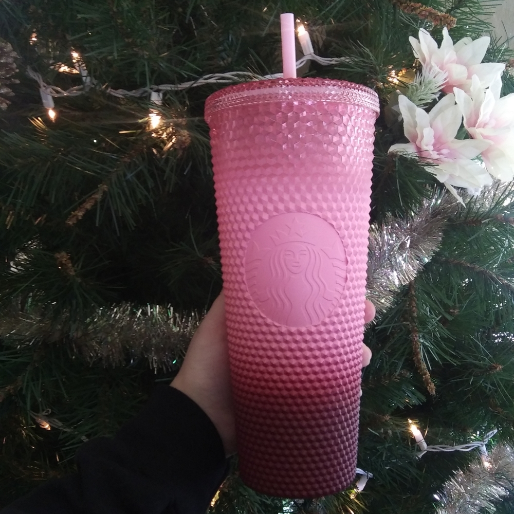 New Starbucks Pink Waxberry Winter tumbler❤